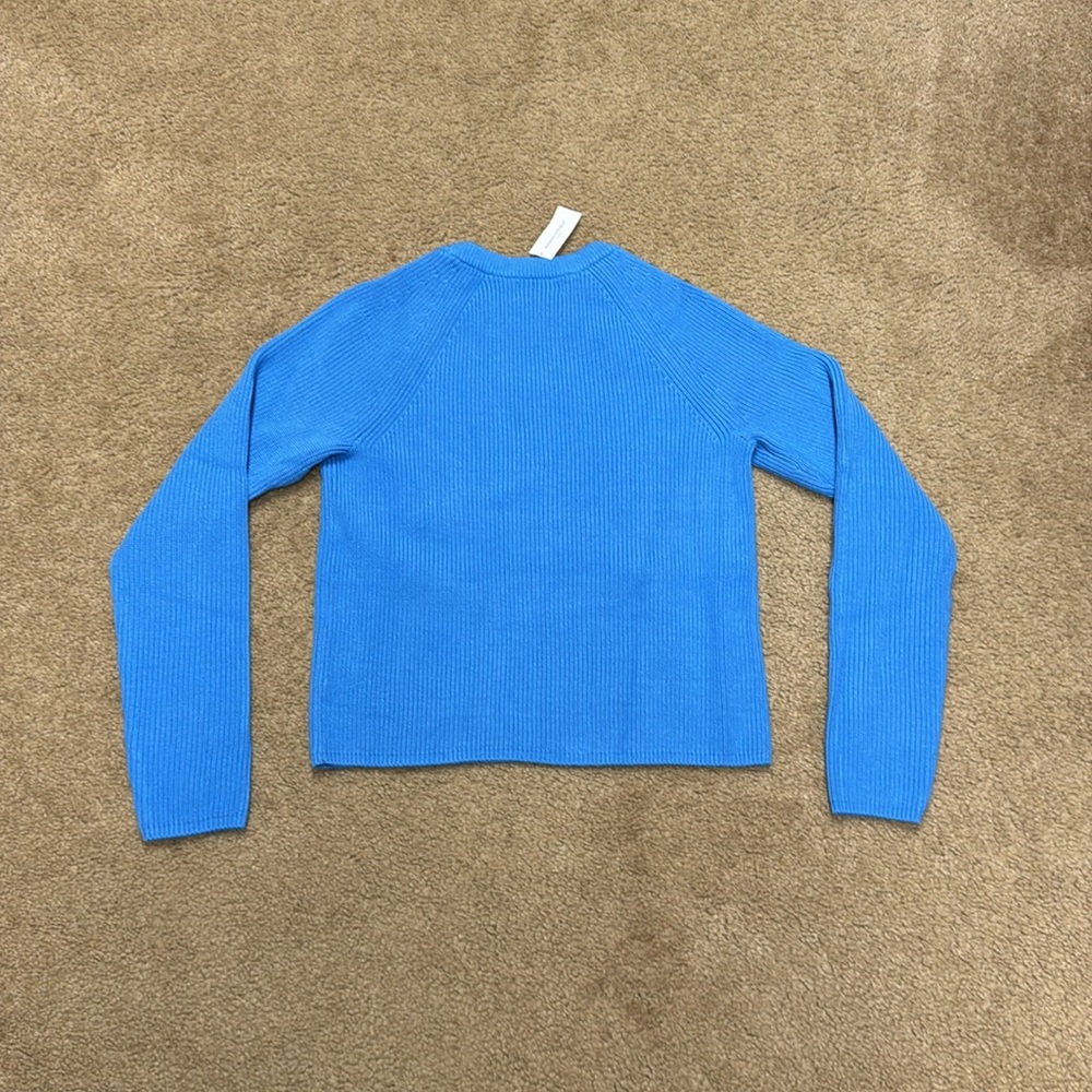Banana Republic Factory women crewneck sweater. Medium. NWT! - Picture 5 of 7